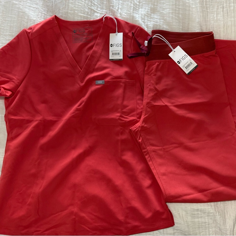 FIGS scrub set - NWT
